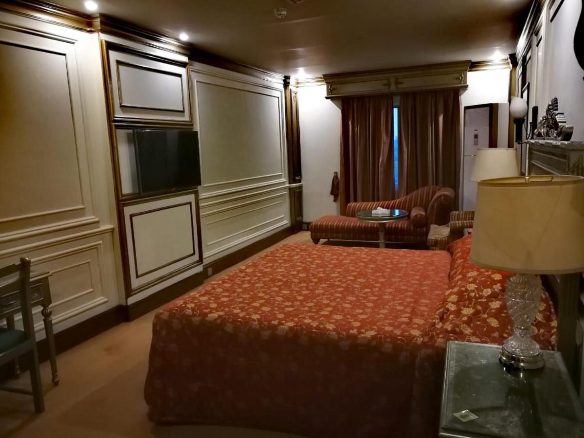 Regency Inn Hotel Lahore Exterior photo