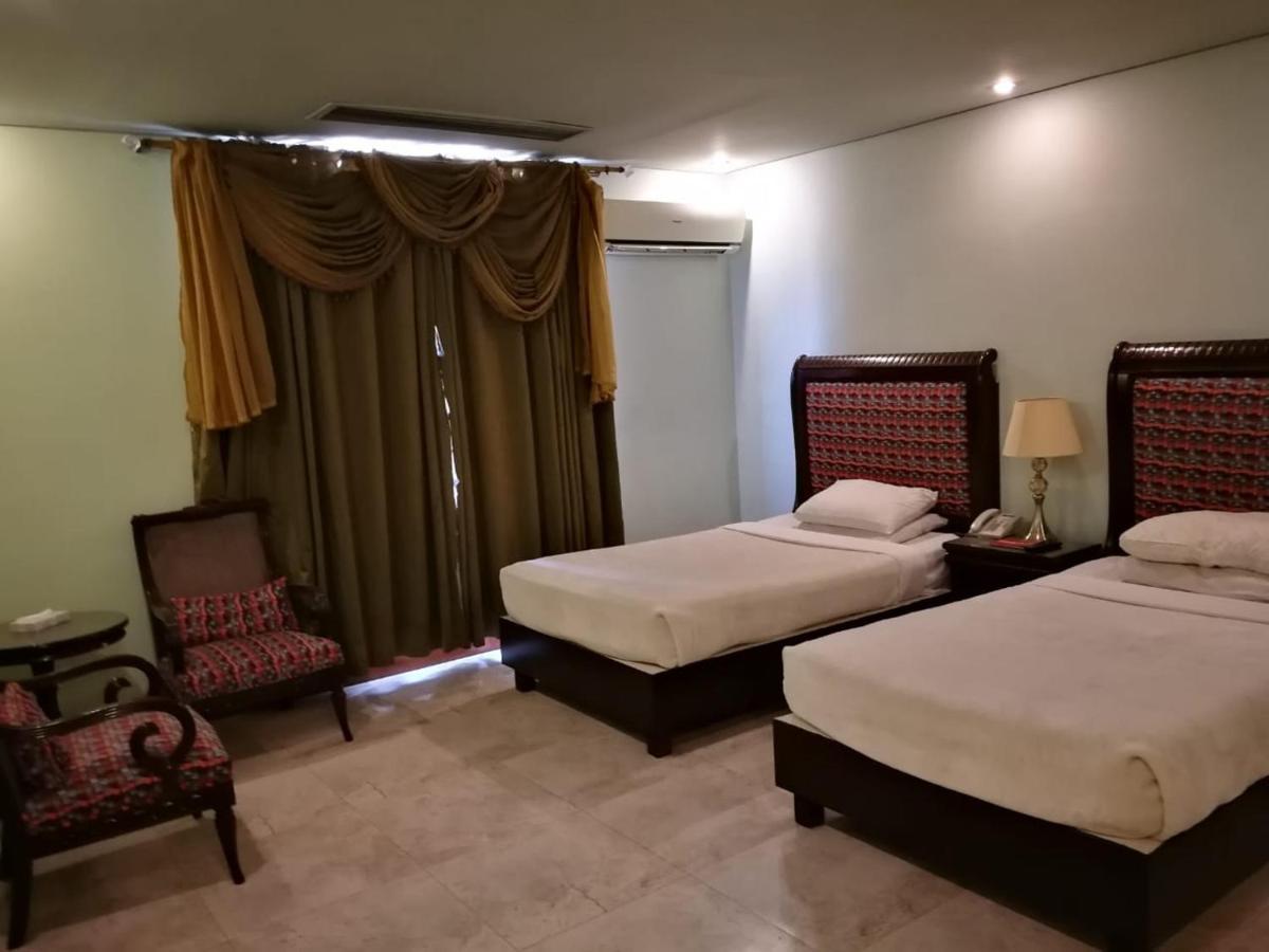 Regency Inn Hotel Lahore Exterior photo