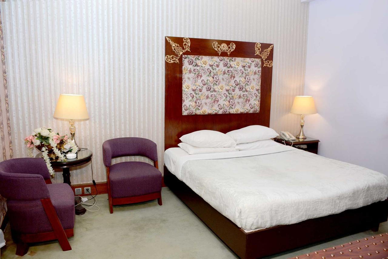 Regency Inn Hotel Lahore Exterior photo