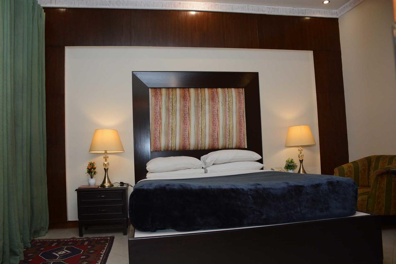 Regency Inn Hotel Lahore Exterior photo