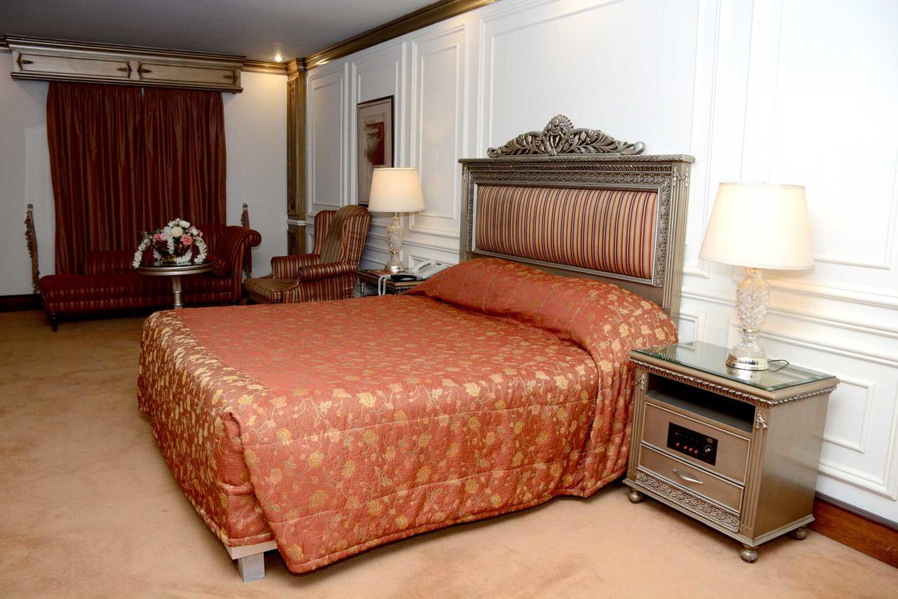 Regency Inn Hotel Lahore Exterior photo