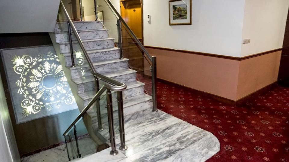 Regency Inn Hotel Lahore Exterior photo