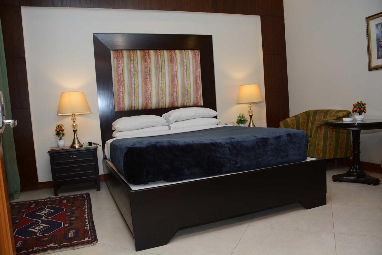 Regency Inn Hotel Lahore Exterior photo